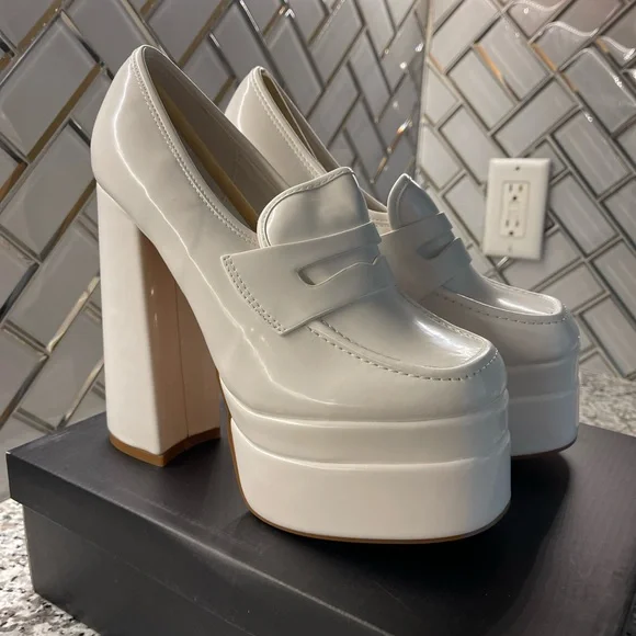 White Platform High Heel Loafers 🤍 - Picture 3 of 7
